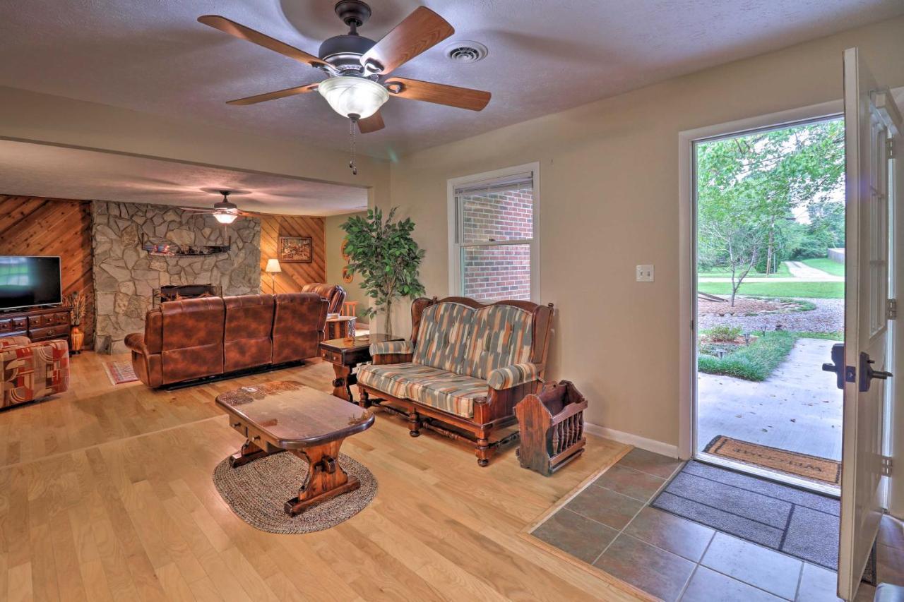 Hendersonville Home With Fire Pit 5 Mi To Downtown! Luaran gambar