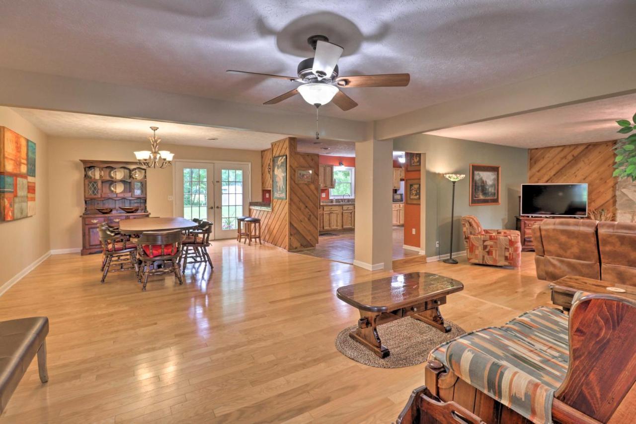 Hendersonville Home With Fire Pit 5 Mi To Downtown! Luaran gambar