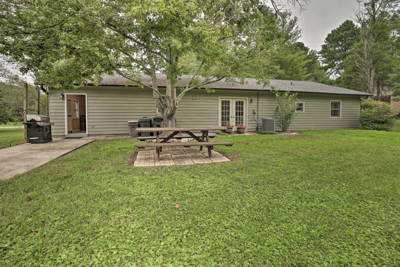 Hendersonville Home With Fire Pit 5 Mi To Downtown! Luaran gambar